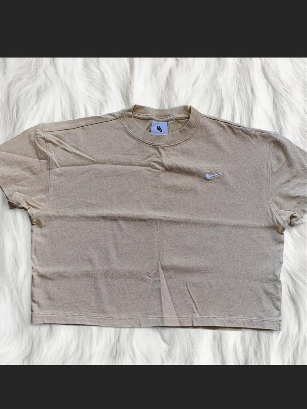 Nike Cream Tan Cropped Tee with White Embroidered Nike Swoosh Size Small - Picture 1 of 3